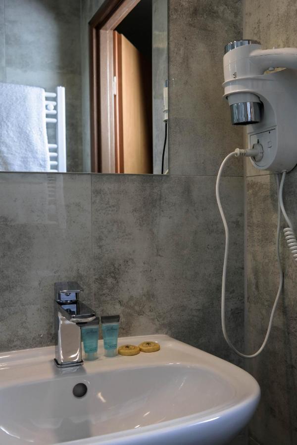 Hotel George Nadarzyn Eksteriør billede